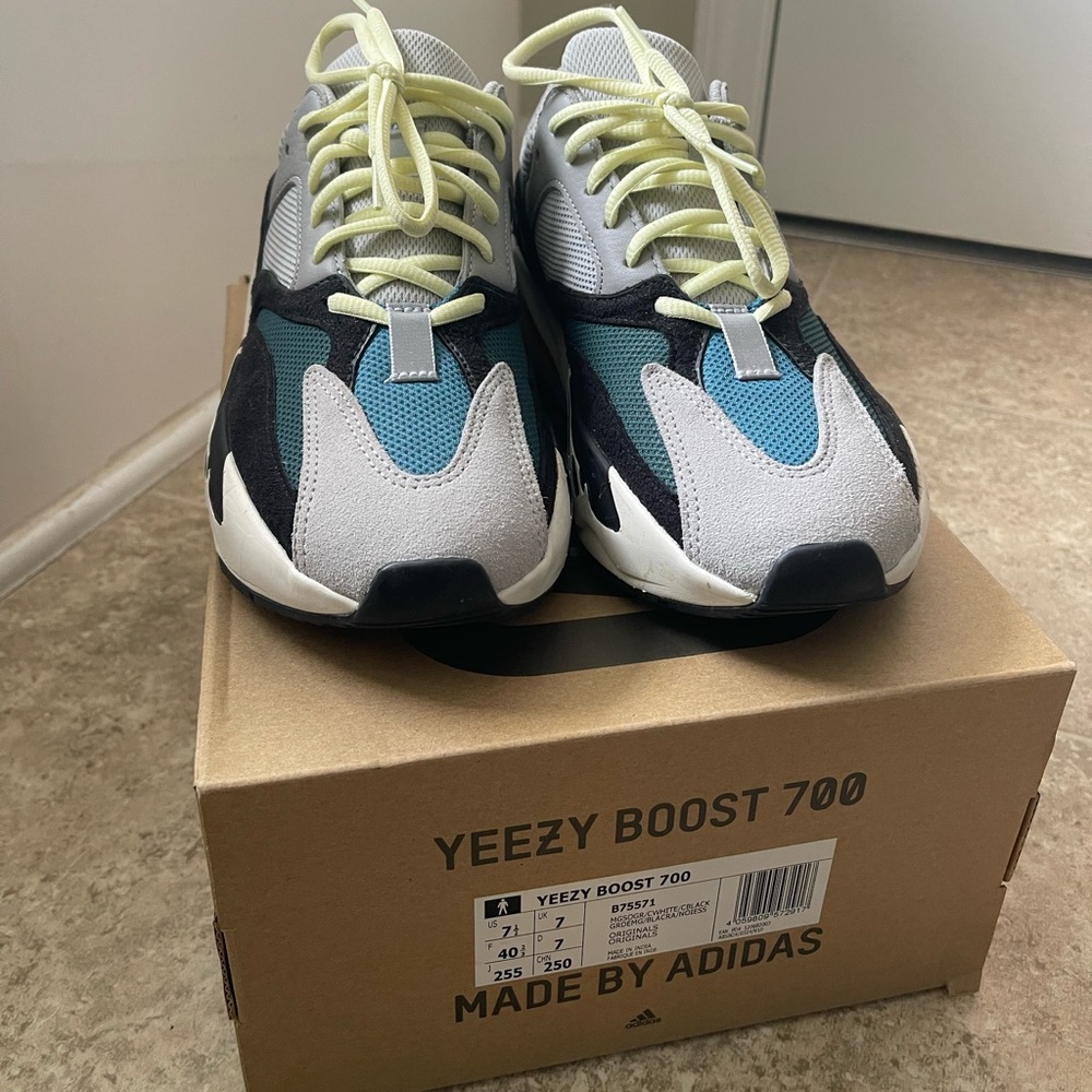 Authentic like new ! Yeezy boost 700 wave runner